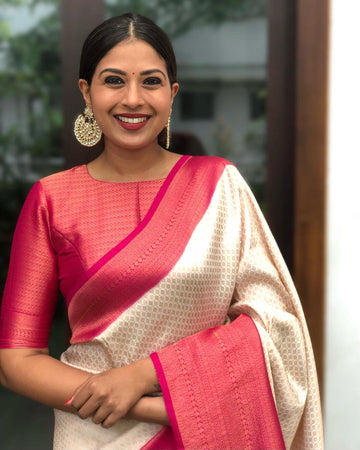 Cream & Pink Pure Soft Silk Saree With Confounding Blouse Piece
