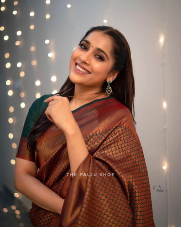 Symmetrical Green & Copper Pure Soft Silk Saree With Engrossing Blouse Piece