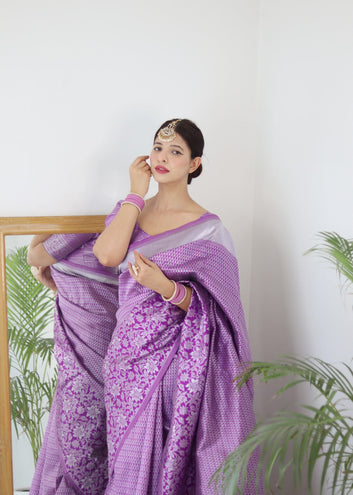 Light Magenta Pure Soft Silk Saree With Twirling Blouse Piece