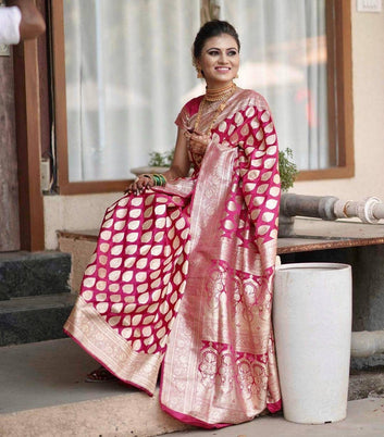 Gajri Pure Soft Silk Saree With Lovely Blouse Piece