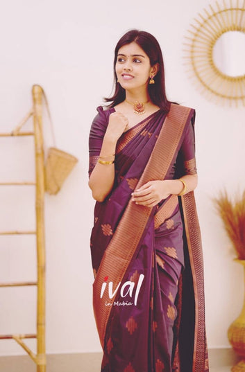 Snazzy Magenta Pure Soft Silk Saree With Confounding Blouse Piece