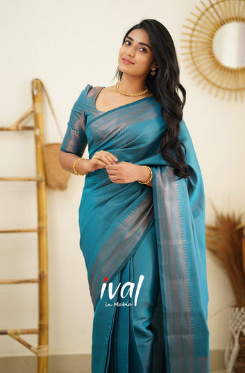 Rama Pure Soft Silk Saree With Lovely Blouse Piece