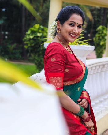 Symmetrical Rama & Gajri Pure Soft Silk Saree With Engrossing Blouse Piece