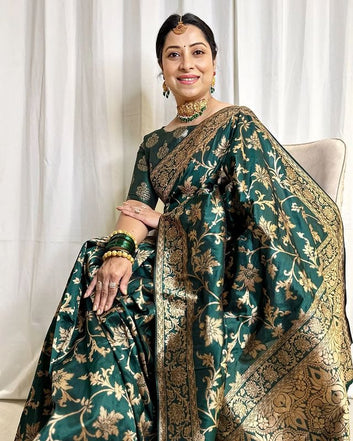 Green Pure Soft Silk Saree With Twirling Blouse Piece