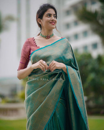 Rama Pure Soft Silk Saree With Twirling Blouse Piece