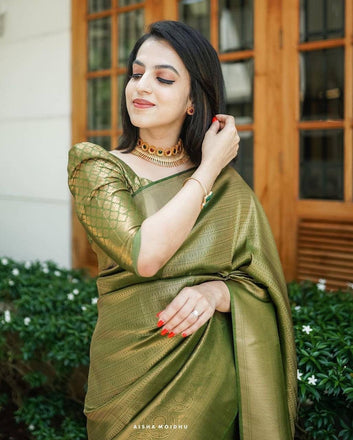 Green Pure Soft Silk Saree With Twirling Blouse Piece