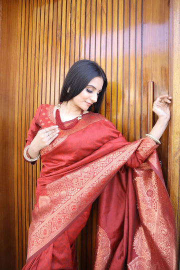 Maroon Pure Soft Silk Saree Weaved With Copper Zari Comes With Confounding Blouse Piece