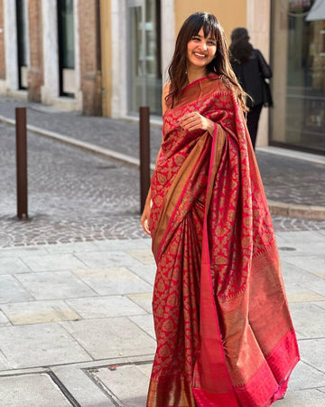 Red Pure Soft Silk Saree With Moiety Blouse Piece