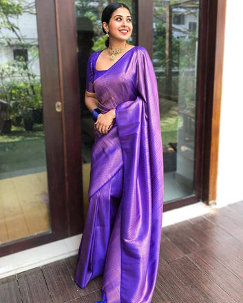 Violet Pure Soft Silk Saree With Twirling Blouse Piece