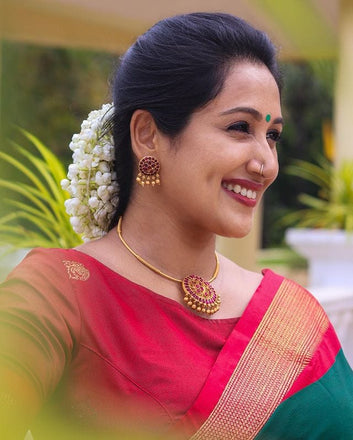 Symmetrical Rama & Gajri Pure Soft Silk Saree With Engrossing Blouse Piece