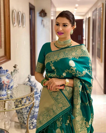Green Pure Soft Silk Saree With Lovely Blouse Piece