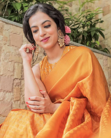 Snazzy Yellow Pure Soft Silk Saree With Confounding Blouse Piece