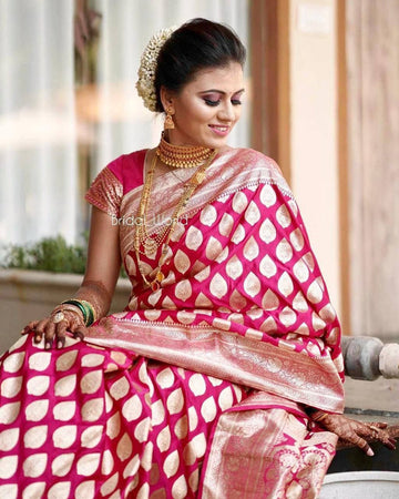 Gajri Pure Soft Silk Saree With Lovely Blouse Piece